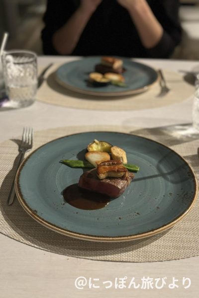 イラフ SUI ラグジュアリーコレクションホテル 沖縄宮古の夜ご飯のコースの1品。フォアグラとステーキ？だったような気がする